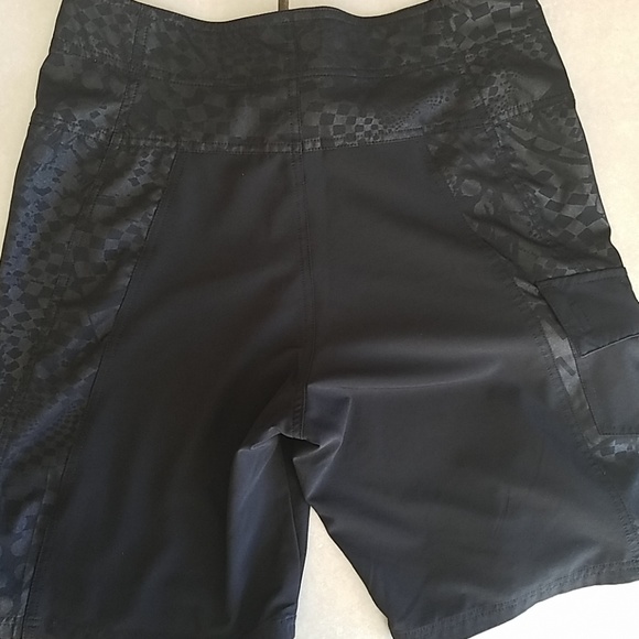 Ocean Current Shorts - Picture 3 of 4